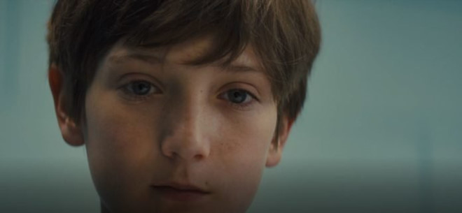 Brightburn: Đây là tác phẩm do đạo diễn Guardians of the Galaxy James Gunn sản xuất, do đó được giới chuyên môn đặt nhiều kỳ vọng khi ra mắt vào tháng 5/2019. Trong phim, cặp vợ chồng hiếm muộn Kyle và Tori nhận nuôi cậu bé Brandon. Tuy nhiên, ẩn sau hình bóng một cậu bé ngây thơ là một con ác quỷ. 