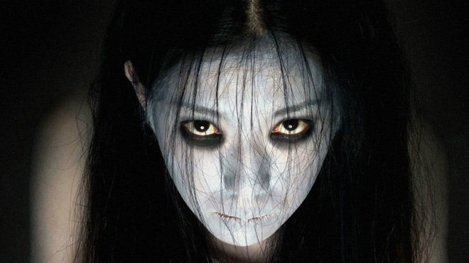 Grudge: Đây là tác phẩm "tái khởi động" thương hiệu The Grudge, làm lại từ loạt phim kinh dị Ju-On của Nhật. Người chịu trách nhiệm đem lại sức sống mới cho thương hiệu là đạo diễn Nicolas Pesce (The Eyes of My Mother, Piercing). Phim có sự tham gia của nữ diễn viên Andrea Riseborough, John Cho - ngôi sao gốc Hàn trong Searching, và Lin Shaye - minh tinh Insidious.  