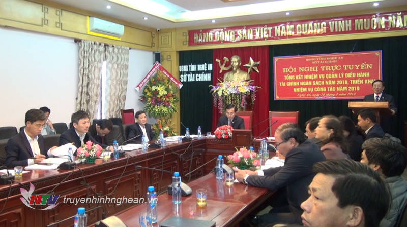 Toàn cảnh hội nghị.