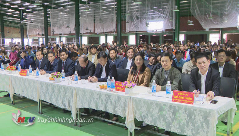 Các đại biểu tham dự chương trình.