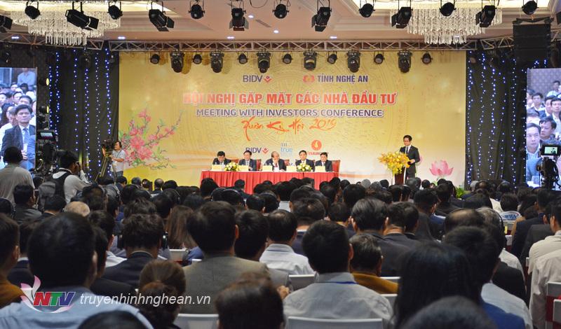 Toàn cảnh hội nghị.