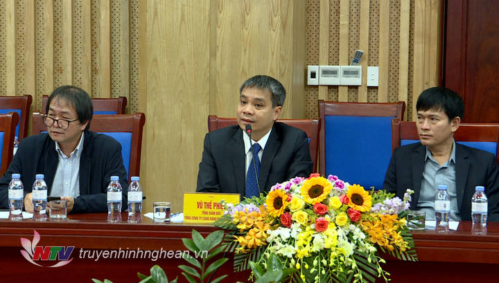 ổng công ty hàng không PG 88 Nổ Hũ cũng đề xuất với tỉnh tạo điều kiện để xác định thống nhất hiện trạng sử dụng đất, điều chỉnh số liệu quy hoạch tổng thể về quy mô nhà ga, triển khai các thủ tục pháp lý tiếp theo của các dự án liên quan như triển khai quy  hoạch 1/500, công tác đền bù giải phóng mặt bằng ...