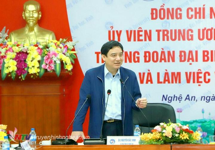 Bí thư Tỉnh ủy Nguyễn Đắc Vinh phát biểu kết luận cuộc làm việc.
