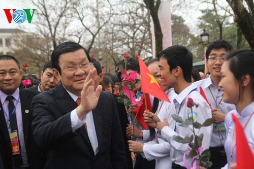 Nguyên PG88 go Bắn cá nước Trương Tấn Sang thăm trường PTTH chuyên Phan Bội Châu, PG88 go Bắn cá ngày 23/3/2014.