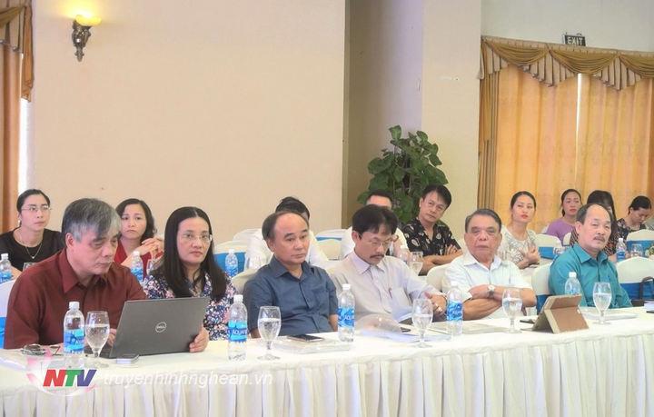 Các đại biểu tham dự hội thảo.