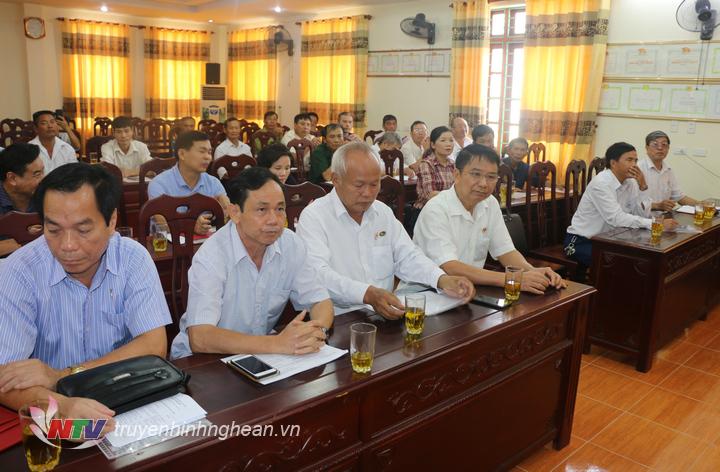 Các đại biểu tham dự.