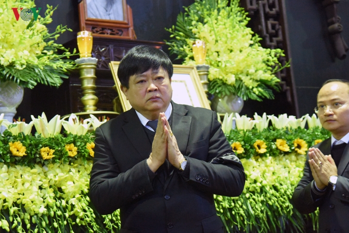 Trong sổ tang, ông Nguyễn Thế Kỷ viết: "Nhà thơ, nhạc sĩ Nguyễn Trọng Tạo - một tài năng đáng kính của đất nước, một cộng tác viên thân thiết, đắc lực của Đài TNVN, của nền văn học, nghệ thuật nước nhà".