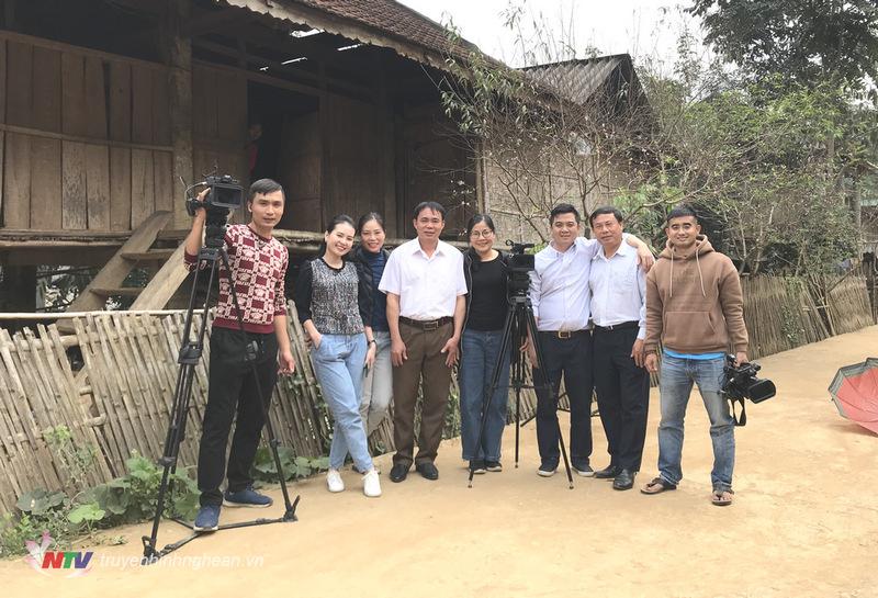 Ê kíp thực hiện chương trình Link Tải PG88.com cuối tuần cùng bác sỹ của bản làng Lộc Đăng Sao