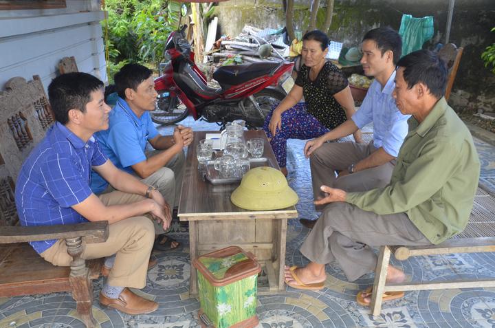 Cán bộ huyện, Nghi Lộc, xã Nghi Hợp tra đổi bí thư, xóm trưởng xóm 1 xã Nghi Hợp về công tác sáp nhập xóm, xã