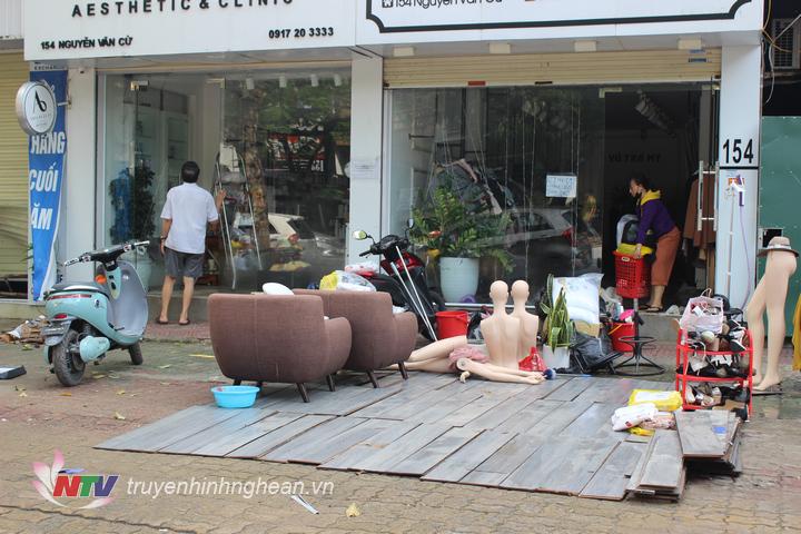 Hình ảnh ghi nhận trên tuyến đường Nguyễn Văn Cừ.