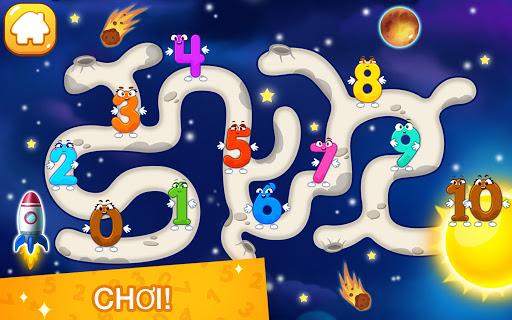 Nhạc sỹ Nguyễn tài Tuệ (áo trắng đeo kính) cũng có mặt trong chương trình tổng duyệt.