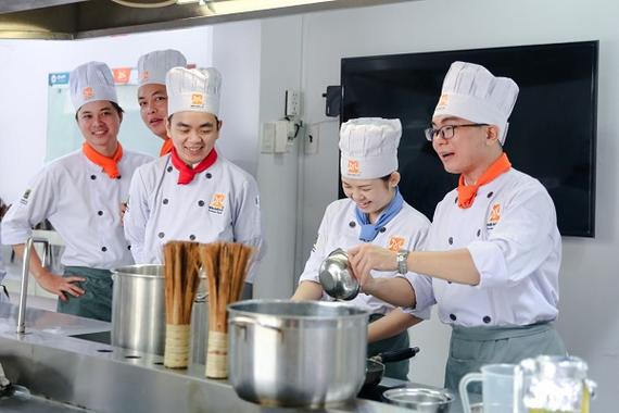 Ký cam kết