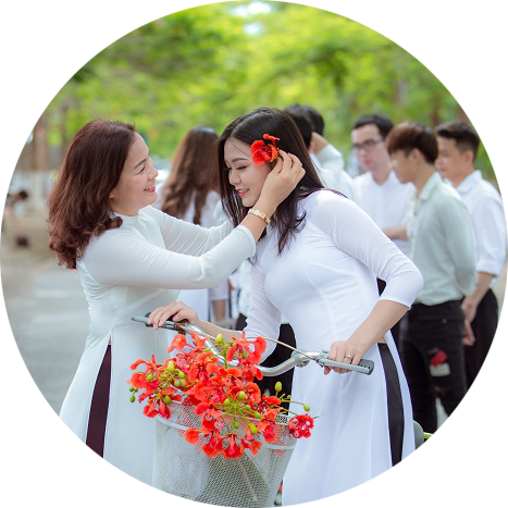 NSND Tiến Dũng ủng hộ con gái thực hiện live show đầu tiên trong sự nghiệp.
