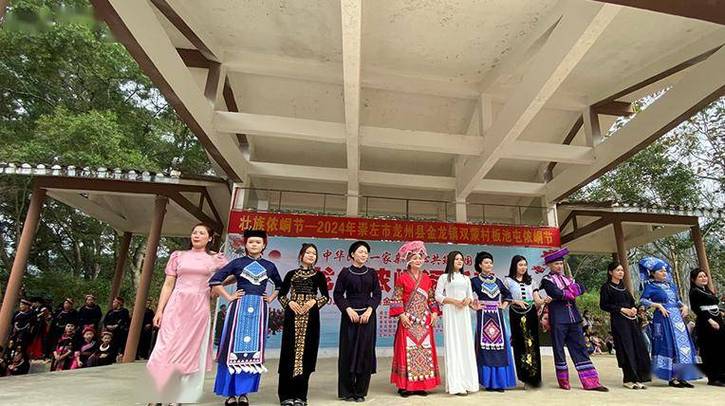 Có những điểm, dầu đọng sâu hàng cm và số lượng lên đến cả trăm lít.