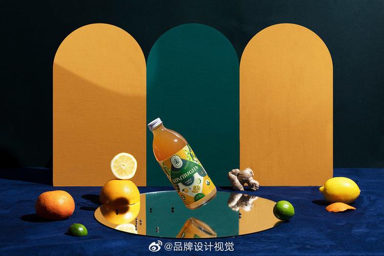 Lễ Bế mạc LHTHTQ 38 bắt đầu với tiết mục mở màn “Một ngày nhìn lại” do ca sĩ Đông Hùng & Vũ đoàn Hải Yến
